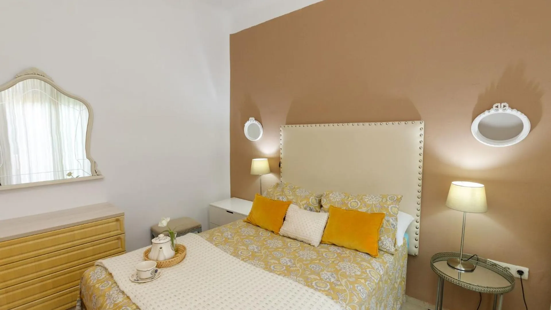 Elegante Apartamento En Granada By Bebalmy